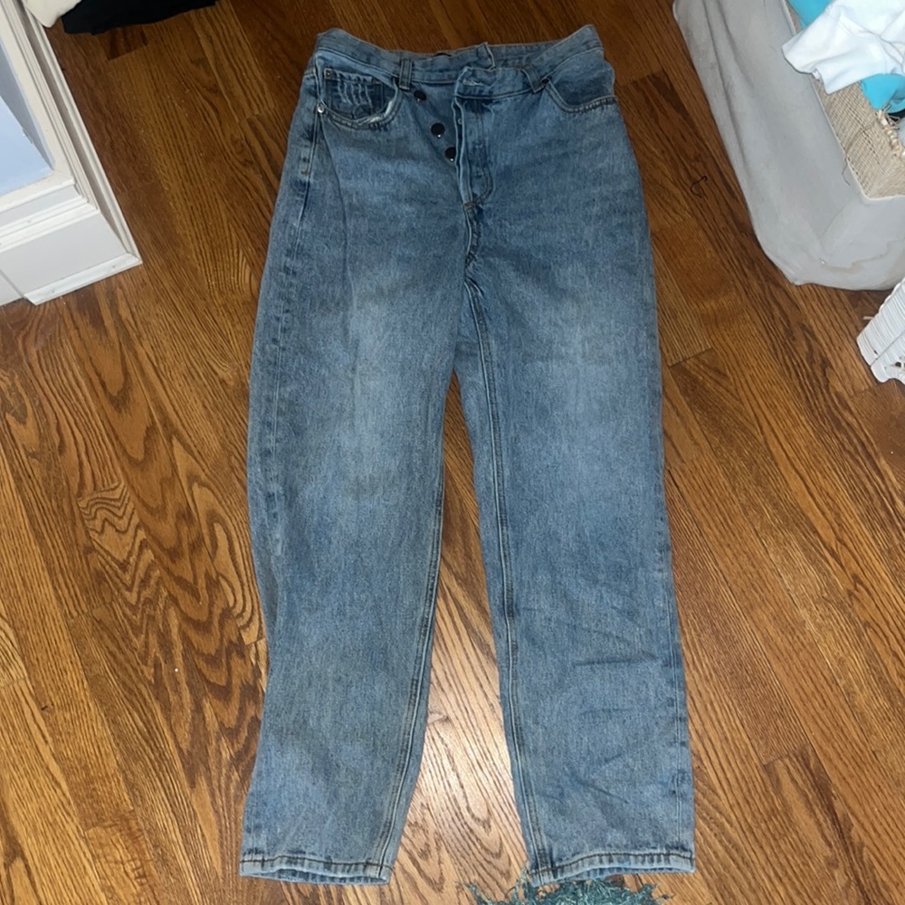 The Kript crossover jeans